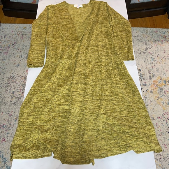 LuLaroe Cardigan/Sweater with Pockets Long Sleeves size Small - Picture 3 of 13